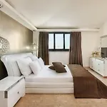 Philoxenia & Hotel
