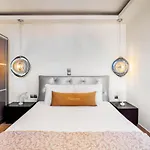 Philoxenia & Hotel 4*