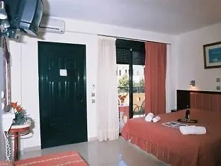 Philoxenia & Hotel