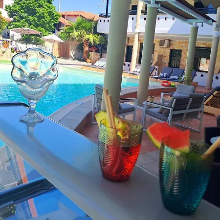Hotell Philoxenia & 4*