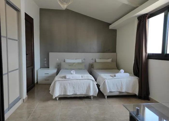 Philoxenia & מלון 4*