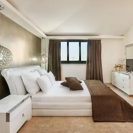 Philoxenia & Hotel