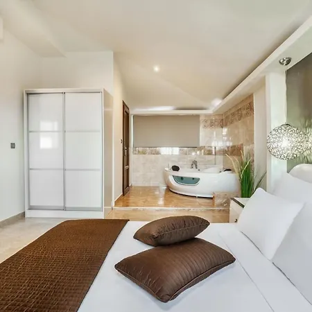 Philoxenia & Hotel 4*